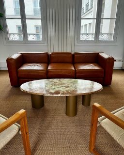 Table Onyx et pieds acier couleur cuivre - Pièce unique & éthique